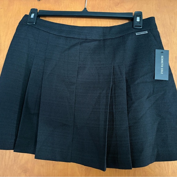 Kenneth Cole Dresses & Skirts - NWT Kenneth Cole Textured Black Pleated Mini Skort- size 12